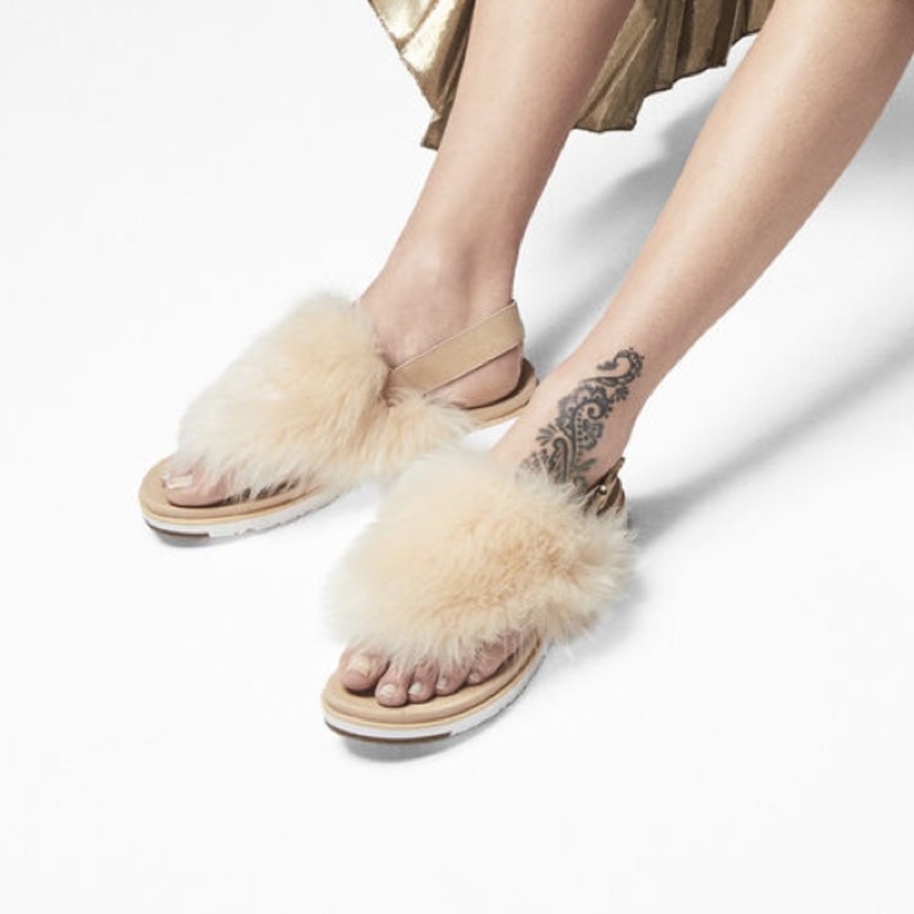 NWT UGG Holly Sandals (Soft Ochre)